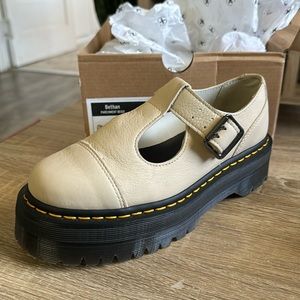 Bethan Dr. Martens Mary Jane size 6